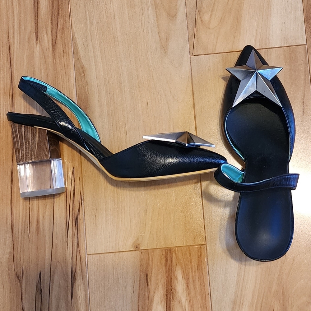 NO BRAND BLACK HIGH HEELS WITH STAR AT FRONT SIZE 4M